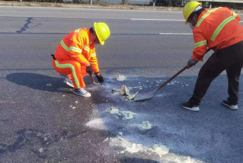 镇康公路下沉注浆加固